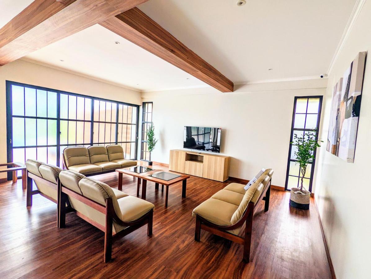 Cottonwood Exclusive Villa @Lembang Asri - Jacuzzi Playground Netflix Billyard Екстер'єр фото
